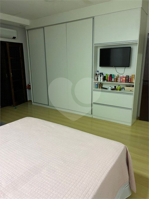 Sobrado à venda com 3 quartos em Montanhão, São Bernardo do Campo, SP