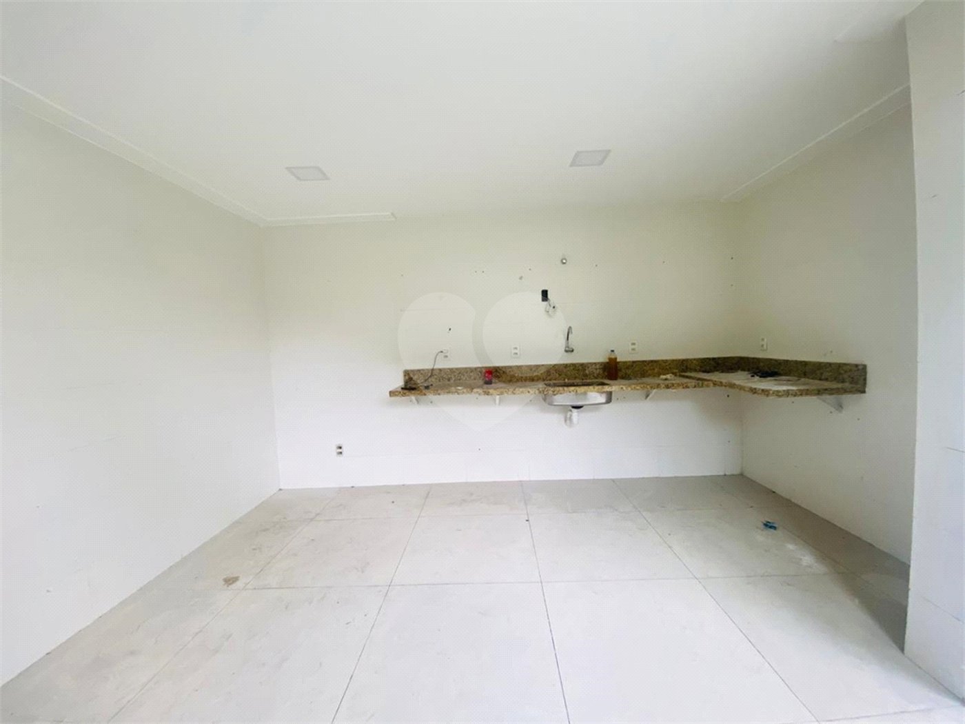 Casa à venda com 3 quartos, sendo 1 suíte, em Campo Grande, Rio de Janeiro, RJ