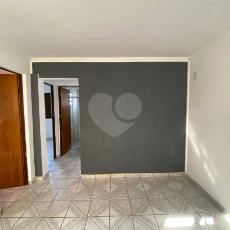 Apartamento para alugar com 2 quartos em Jardim Adriane, Itaquaquecetuba, SP
