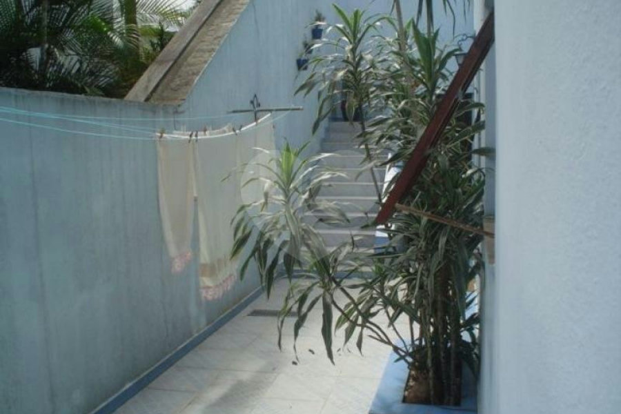Sobrado à venda com 4 quartos, sendo 3 suítes, em Jardim São Bento, São Paulo, SP