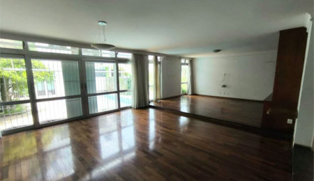 Casa à venda com 5 quartos, sendo 3 suítes, em Brooklin Paulista, São Paulo, SP