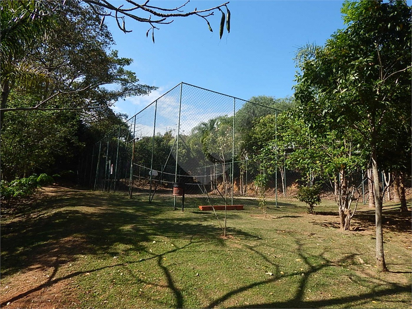Casa à venda com 3 suítes no condomínio Loteamento Recanto dos Paturis, Vinhedo - SP