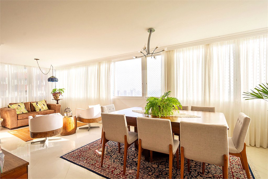Apartamento à venda com 4 suítes em Jardim Marajoara, São Paulo, SP