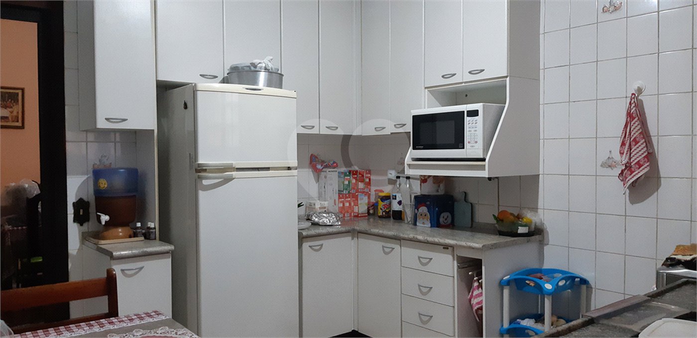 Sobrado à venda com 7 quartos, sendo 2 suítes, em Jardim Marajoara, São Paulo, SP