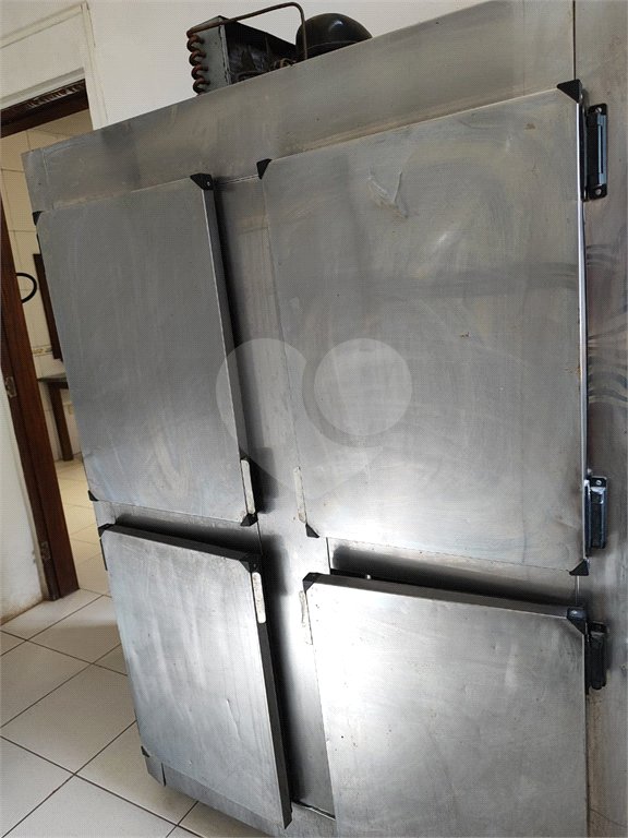 Chácara à venda com 10 quartos, sendo 2 suítes, em Mombaça, São Roque, SP