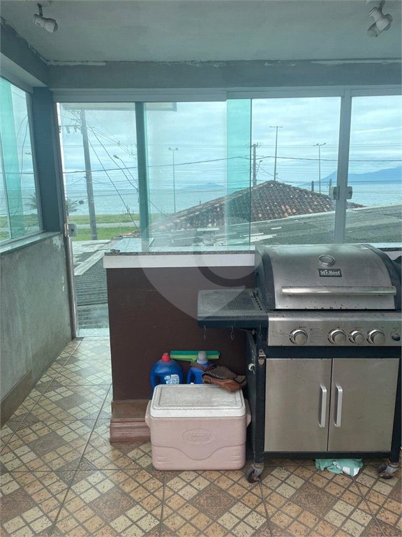 Sobrado à venda com 2 quartos, sendo 1 suíte, em Estância Balneária Hawai, Caraguatatuba, SP