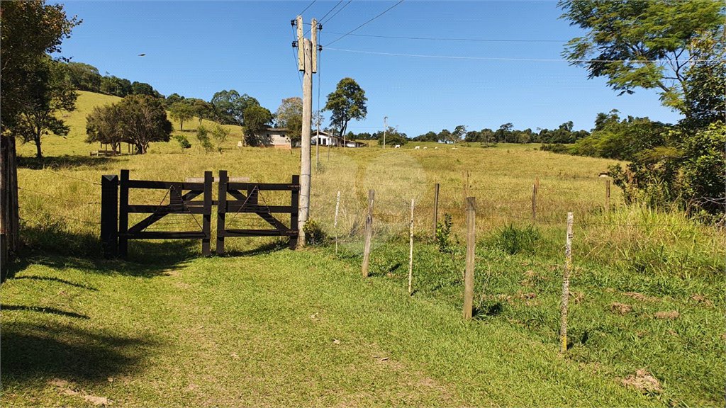 Fazenda à venda com 3 quartos em Cachoeirinha, Bom Jesus dos Perdões, SP