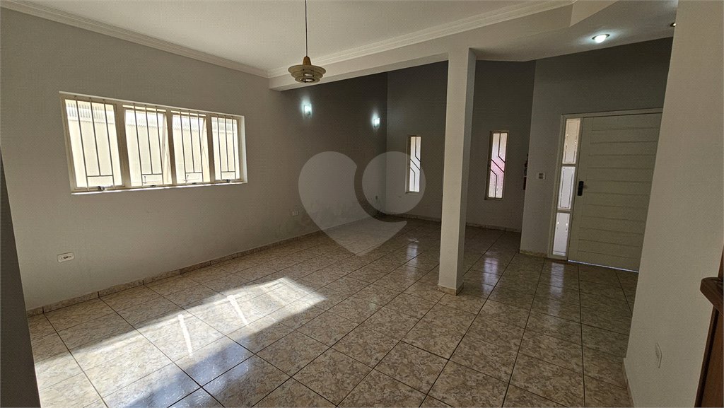 Sobrado à venda com 3 quartos, sendo 2 suítes, em Jardim Rossignatti, Indaiatuba, SP