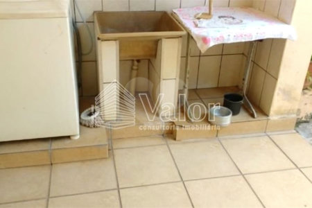 Casa térrea no Jd Hikari são Carlos