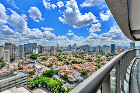 Apartamento à venda com 4 quartos, sendo 2 suítes,  em Jardim das Acácias, São Paulo, SP