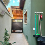 Casa à venda com 3 quartos, sendo 1 suíte, no condomínio Residencial Jardim das Flores 1510, Cotia - SP