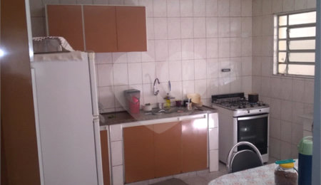 Sobrado à venda com 3 quartos em Vila Marari, São Paulo, SP