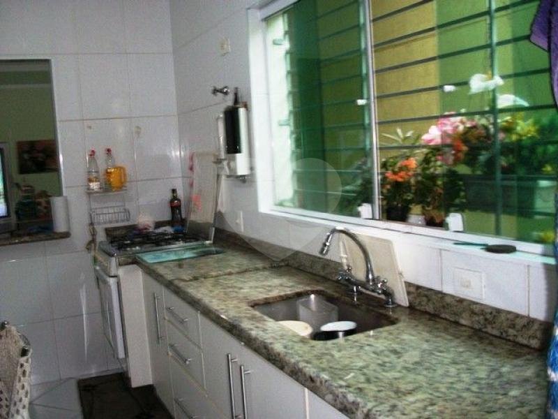 Sobrado à venda com 3 suítes em Parada Inglesa, São Paulo, SP