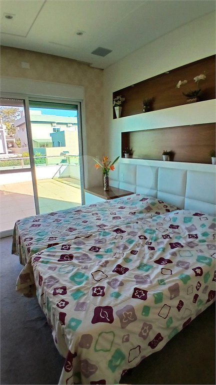 Casa à venda com 3 suítes no condomínio Figueira Garden, Atibaia - SP