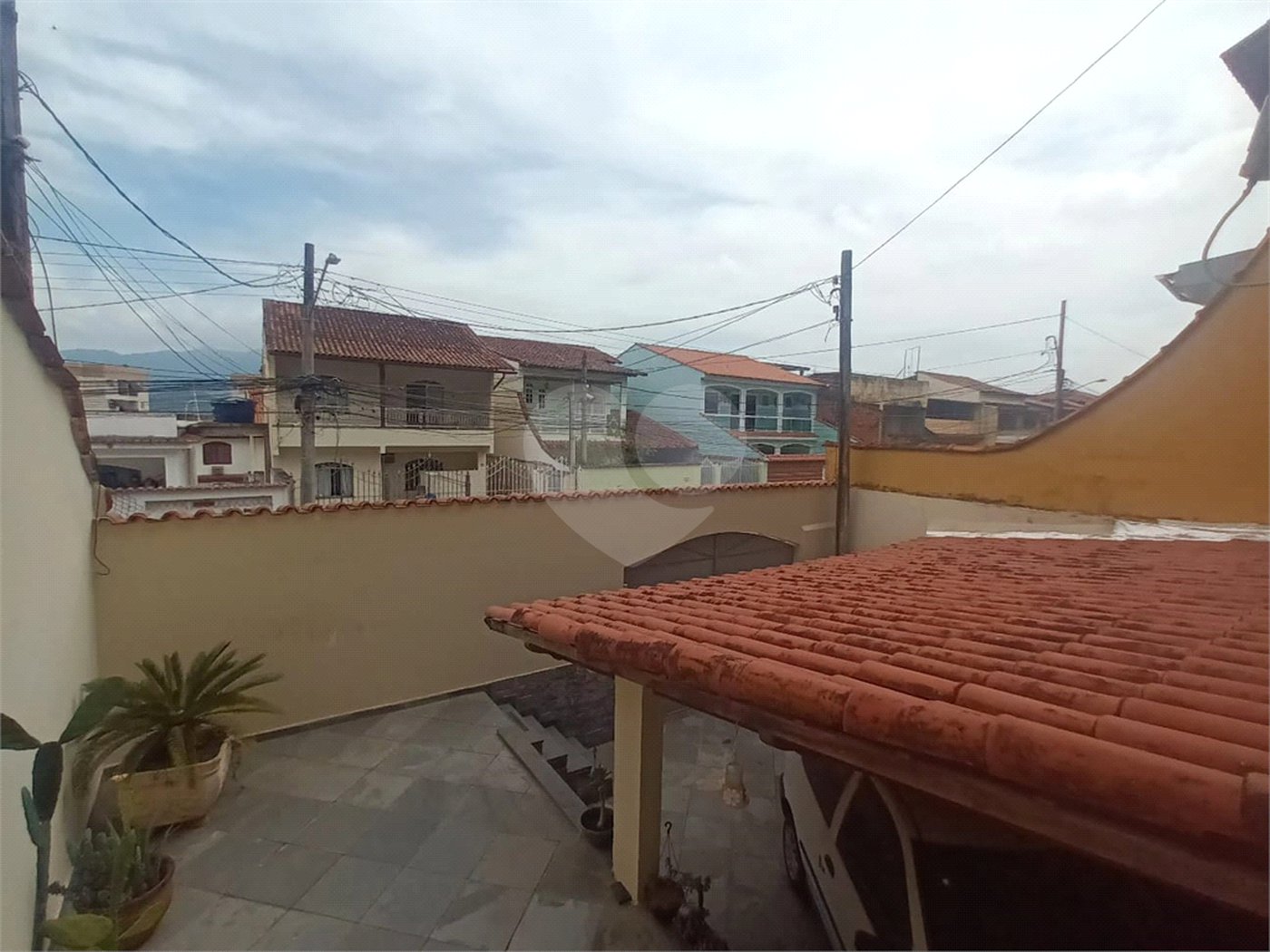 Casa à venda com 2 quartos, sendo 1 suíte, no condomínio Parque Central, Rio de Janeiro - RJ