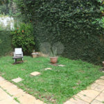 Casa à venda com 4 quartos, sendo 2 suítes, no condomínio Vila das Flores, São Paulo - SP