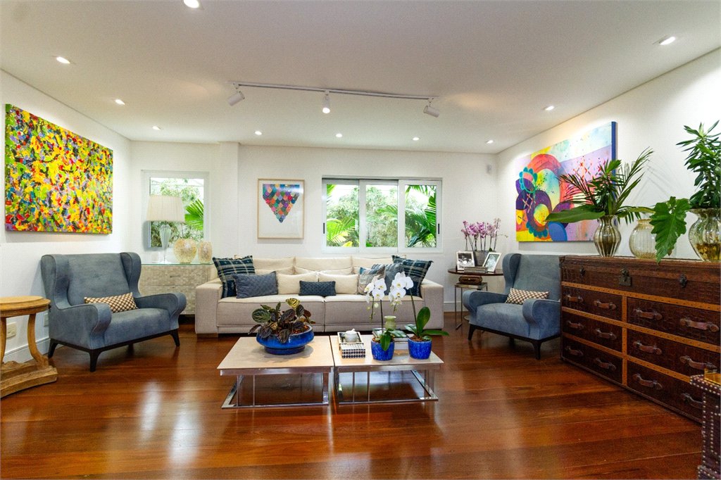 Casa à venda ou para alugar com 4 suítes em Jardim América, São Paulo, SP
