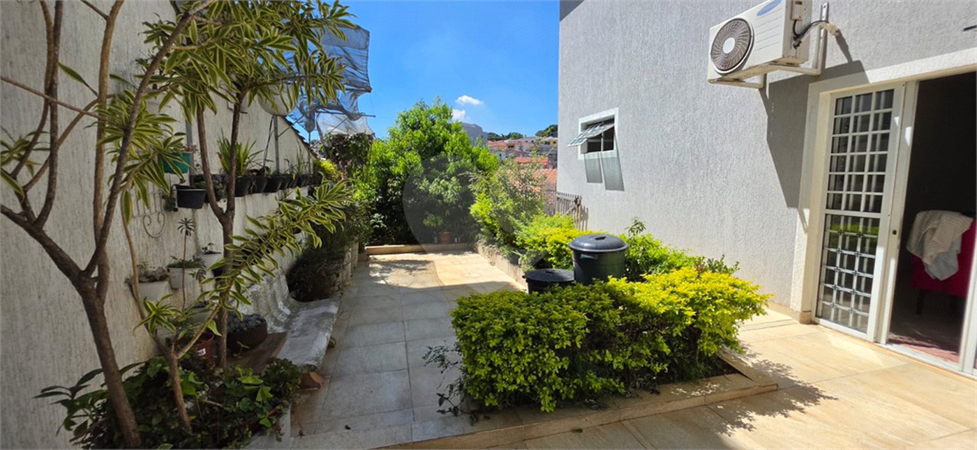 Casa Térrea à venda ou para alugar com 8 quartos, sendo 4 suítes, em Vila Pereira Barreto, São Paulo, SP