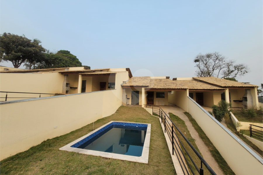 Casa à venda com 3 quartos, sendo 1 suíte,  no condomínio Vale dos Gansos, Mairiporã - SP