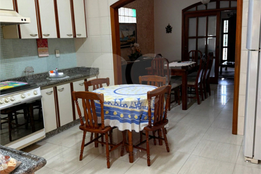 Sobrado à venda com 3 quartos, sendo 1 suíte, em Tremembé, São Paulo, SP