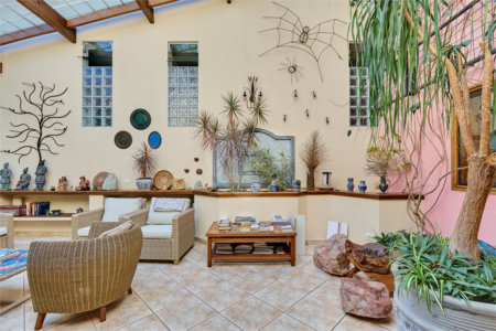 Casa à venda com 4 quartos, sendo 2 suítes, em Jardim Cordeiro, São Paulo, SP