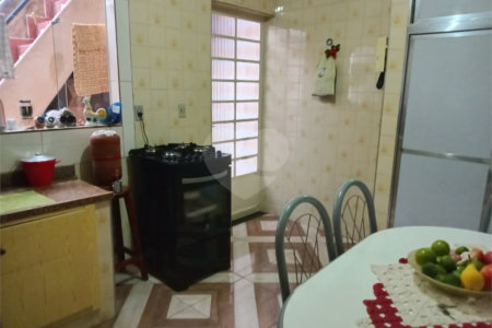 Sobrado à venda com 2 quartos, sendo 1 suíte, em Chora Menino, São Paulo, SP