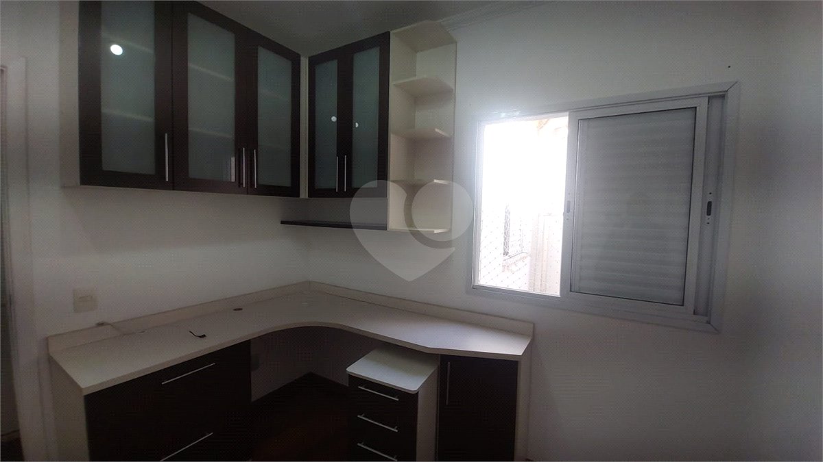 Casa para alugar com 3 quartos, sendo 1 suíte, no condomínio Santanna, São Paulo - SP