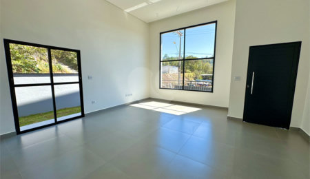 Casa Térrea à venda com 3 quartos, sendo 1 suíte,  em Pinheirinho, Atibaia, SP