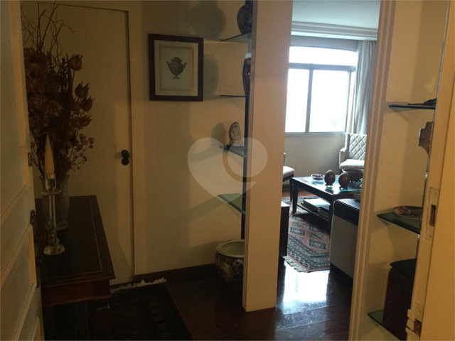 Apartamento à venda com 3 quartos, sendo 1 suíte,  em Bela Vista, São Paulo, SP