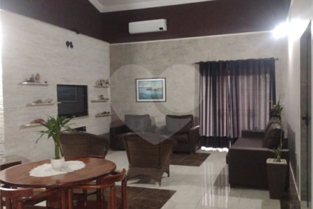 Casa à venda com 3 quartos, sendo 1 suíte, no condomínio Acmti - Colinas do Mosteiro, Terras de Itaici e Recanto dos Pássaros, Indaiatuba - SP