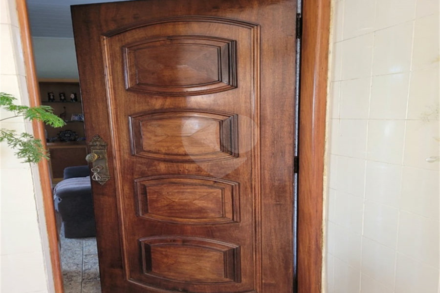 Casa Térrea à venda com 5 quartos, sendo 2 suítes,  em Jardim Aricanduva, São Paulo, SP