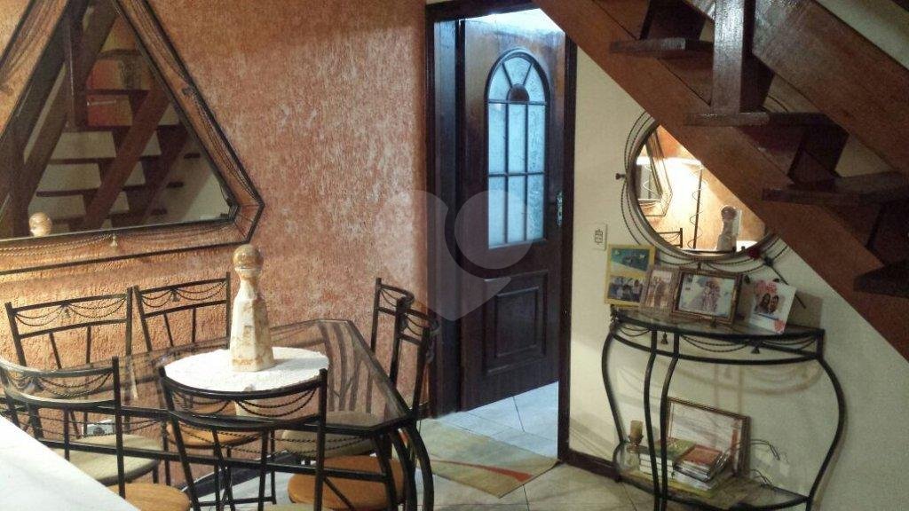 Casa à venda com 3 quartos, sendo 1 suíte, no condomínio Jardim das Pedras, São Paulo - SP