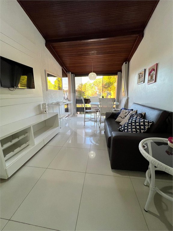 Apartamento à venda com 1 quarto em Taperapuan, Porto Seguro, BA