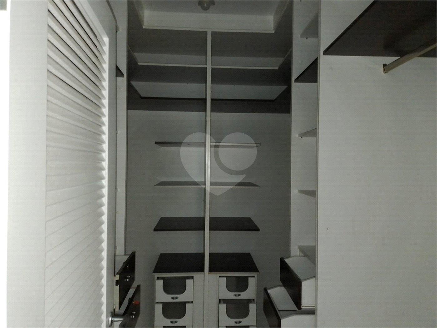 Casa à venda com 4 quartos, sendo 2 suítes,  em Vila Santista, Atibaia, SP