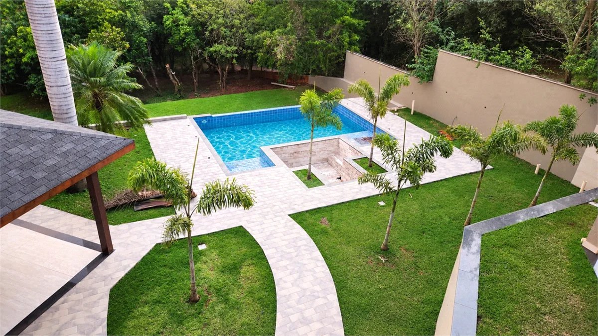 Casa à venda com 4 suítes no condomínio Residencial Jardim Primavera, Louveira - SP