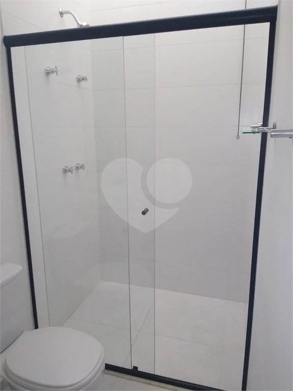 Casa à venda ou para alugar com 3 suítes no condomínio Quinta das Oliveiras, Valinhos - SP