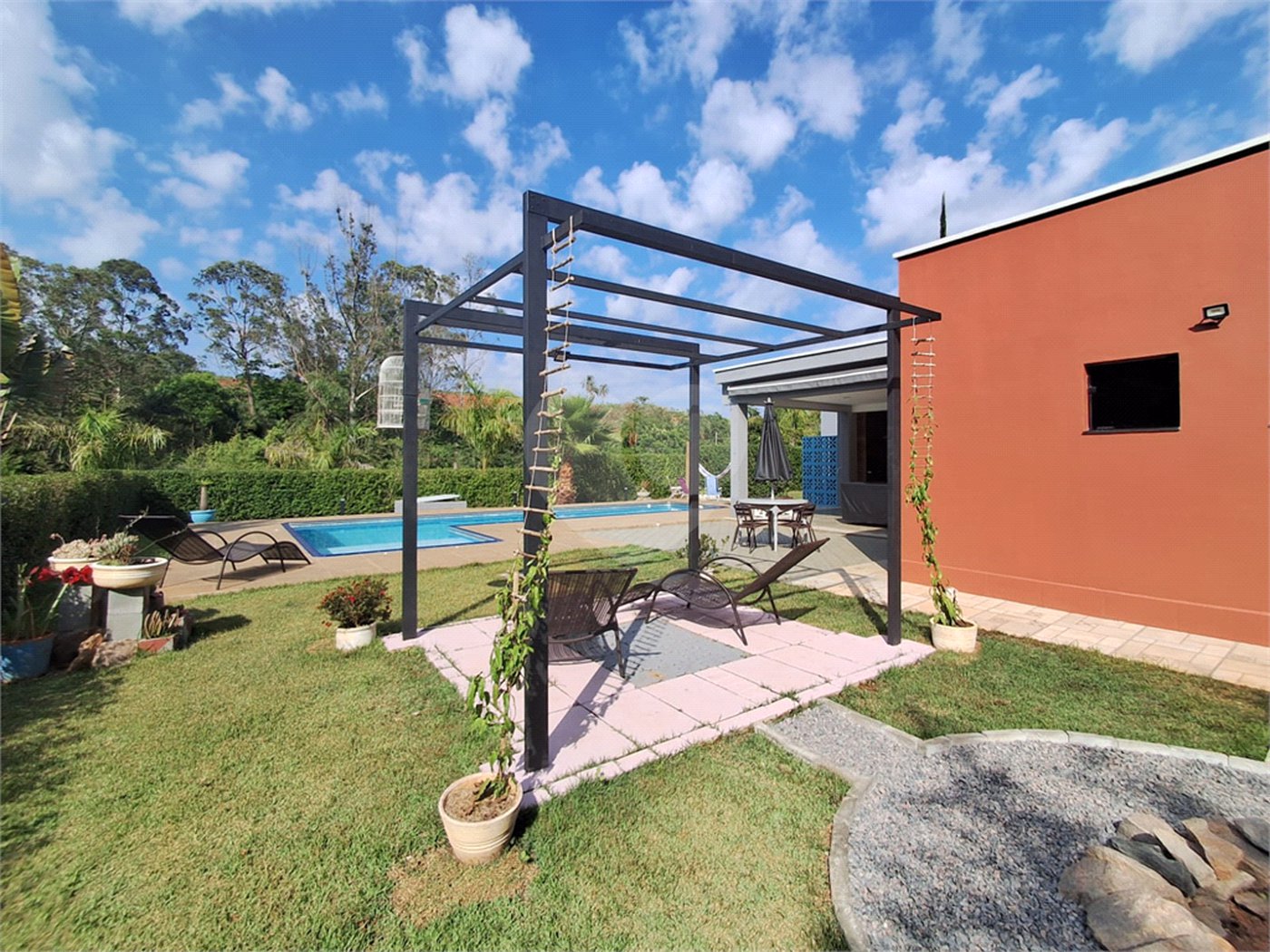 Terreno à venda com 3 quartos, sendo 1 suíte, no condomínio Portal Ouro Verde, Atibaia - SP