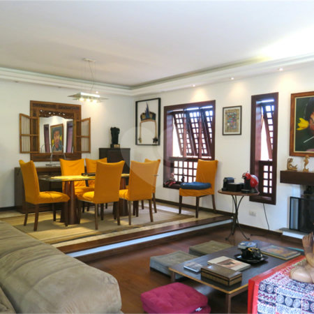 Casa à venda com 4 quartos, sendo 2 suítes, no condomínio Vila das Flores, São Paulo - SP