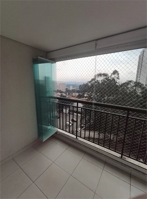 Apartamento à venda ou para alugar com 3 quartos, sendo 1 suíte, em Parque Reboucas, São Paulo, SP