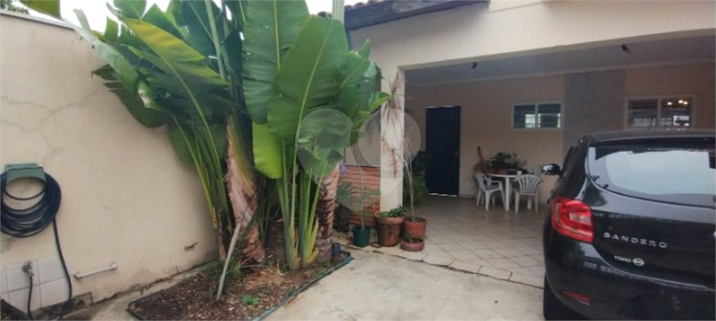 Casa à venda com 4 quartos, sendo 1 suíte, em Jardim Guadalajara, Sorocaba, SP