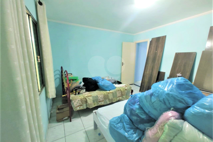 Sobrado à venda com 4 quartos, sendo 1 suíte, em Jardim Regina, São Paulo, SP