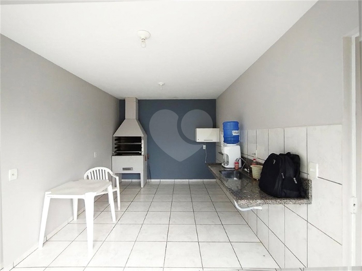 Casa à venda com 3 quartos, sendo 1 suíte, no condomínio Rio das Pedras, Salto - SP