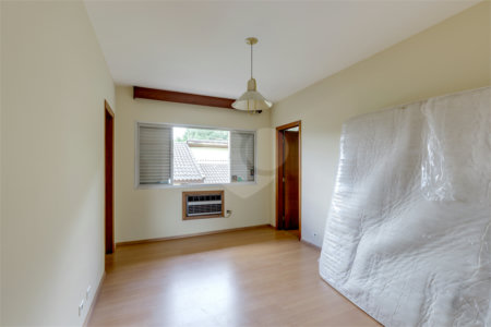 Casa à venda com 4 quartos, sendo 3 suítes, em Jardim Marajoara, São Paulo, SP