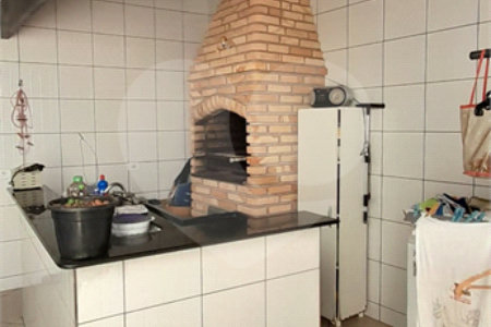Sobrado à venda com 3 quartos, sendo 1 suíte,  em Vila Lavínia, Mogi das Cruzes, SP