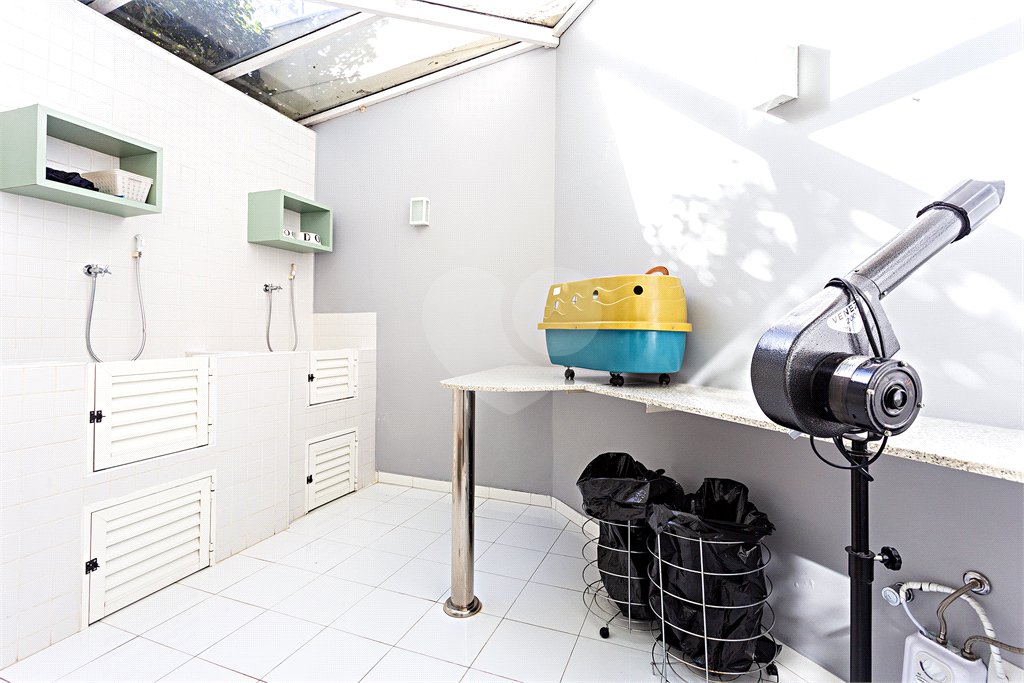 Apartamento à venda com 4 quartos, sendo 2 suítes, em Moema, São Paulo, SP