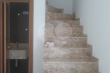 Sobrado à venda com 3 quartos, sendo 1 suíte, em Jardim Vitória, Mairinque, SP