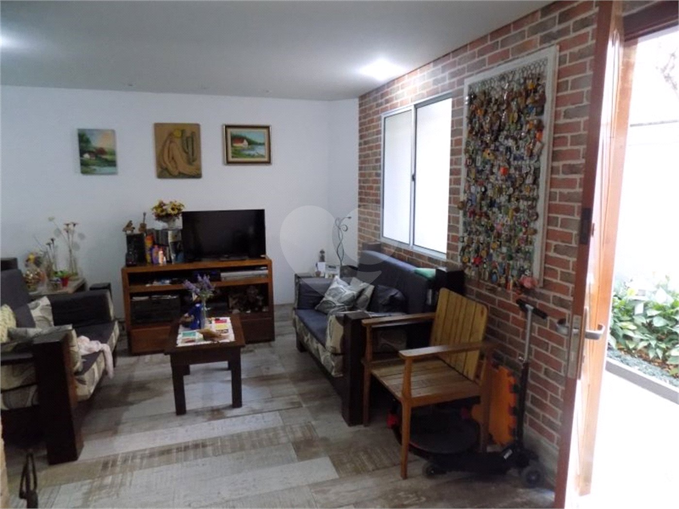 Casa à venda com 3 quartos, sendo 1 suíte, no condomínio Morada dos Pinheiros, São Paulo - SP