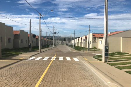 Casa térrea no Condomínio Bosque dos Jatobás .