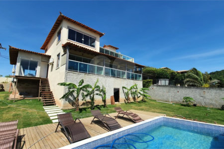 Casa à venda com 4 quartos independente no Arpoador da Rasa em Búzios