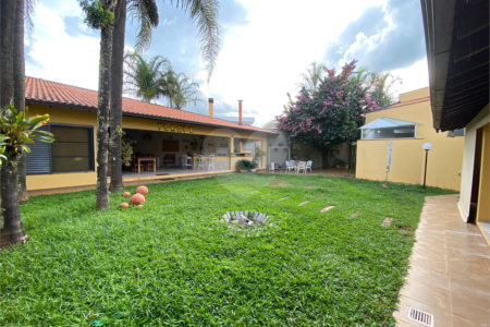 Casa térrea no Condomínio Parque Faber I
